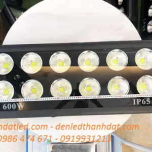 Đèn pha led 600w rọi 2 den pha led 600w roi ip65