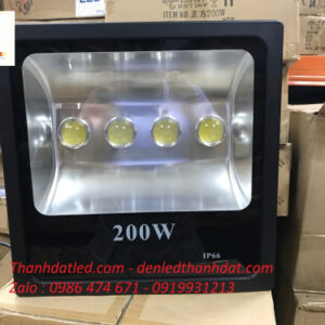 Đèn led pha cầu 200w sân bóng 2 den pha led cau 200w