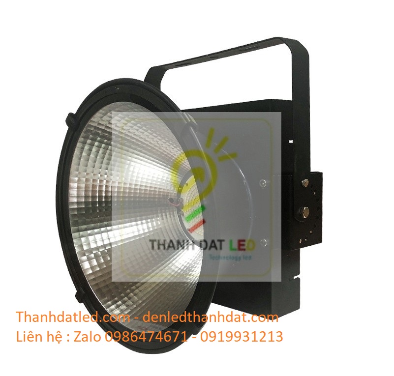 den-pha-led-cau-cang-200w-philips-2 Đèn pha led cẩu tháp 200w