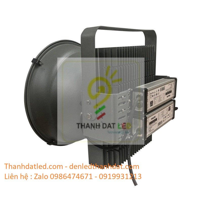 đèn pha led 500w rọi xa sân golf
