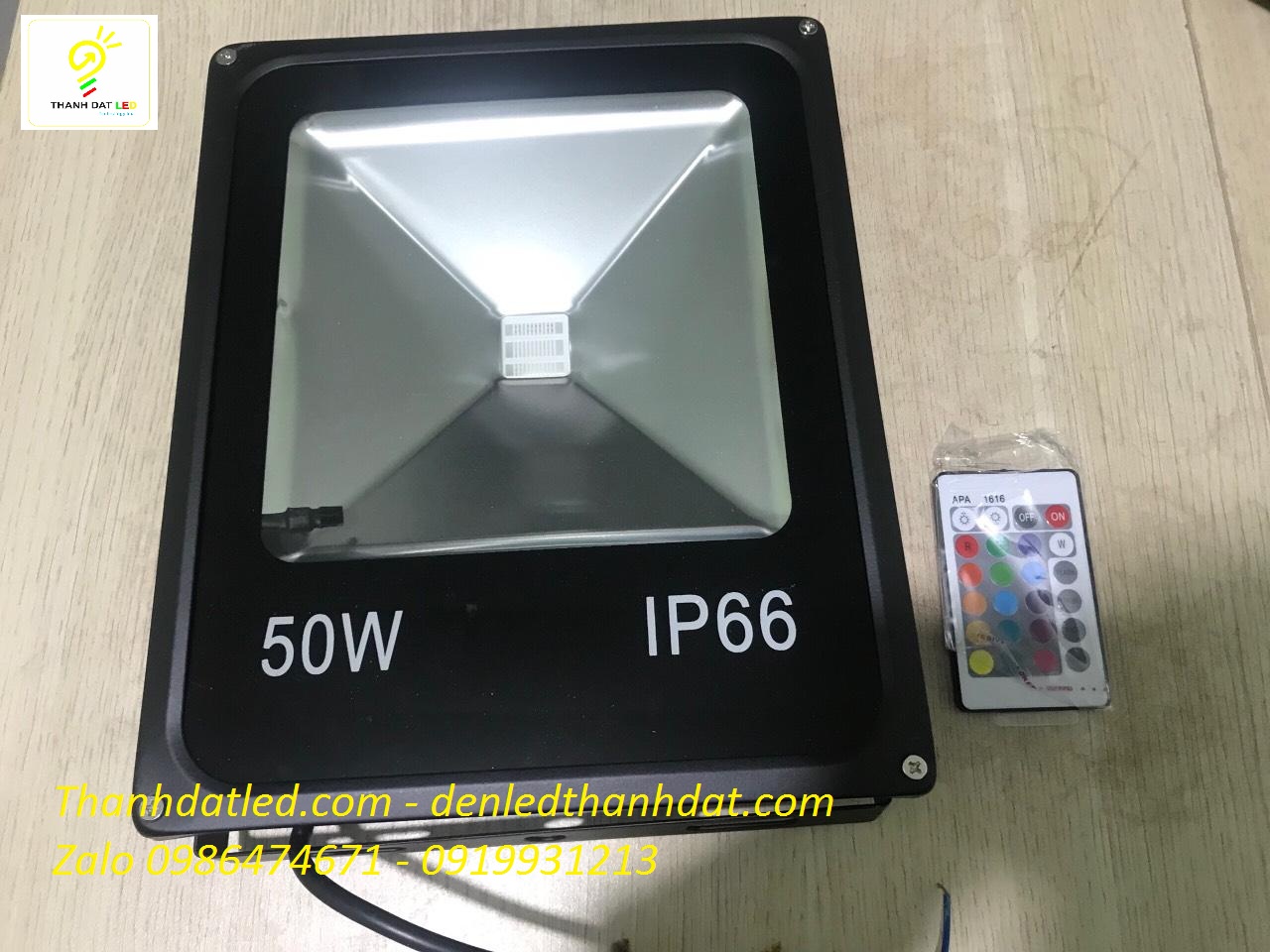 Đèn pha led đổi màu 50w