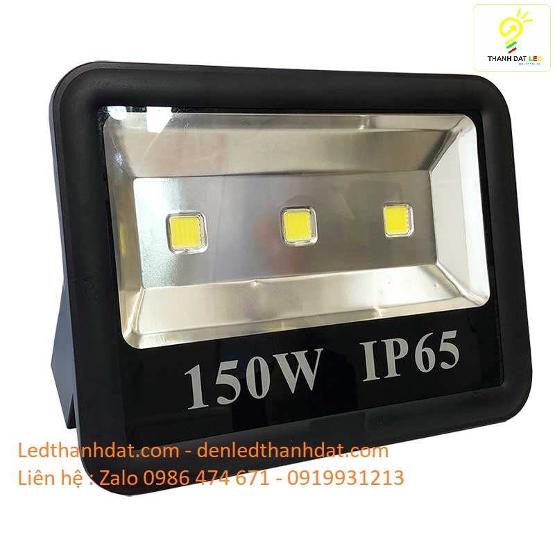 den-pha-led-ngoai-troi-150w-chieu-rong-2 đèn pha led 150w