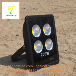 Đèn pha led 200w ip66 rọi xa 3 den pha led ngoai troi 200w