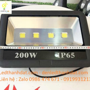den pha led ngoai troi 200w 7
