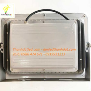 ĐÈN PHA LED 200W XÁM 4 den pha led ngoai troi 200w pha roi xam