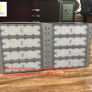 Đèn pha led Philips 400w 2 den pha led philips