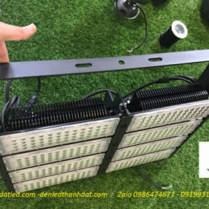 Đèn led sân tennis 500w philips 1 den pha led san tennis 500w 1