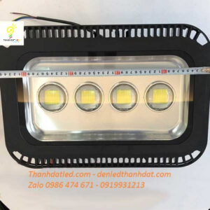 ĐÈN PHA 300W 4 den pha ngoai troi 300w