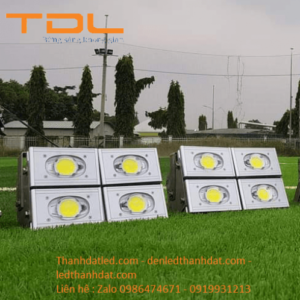 Đèn LED pha 200w ngoài trời Prolux 4 den pha prolux 200w min