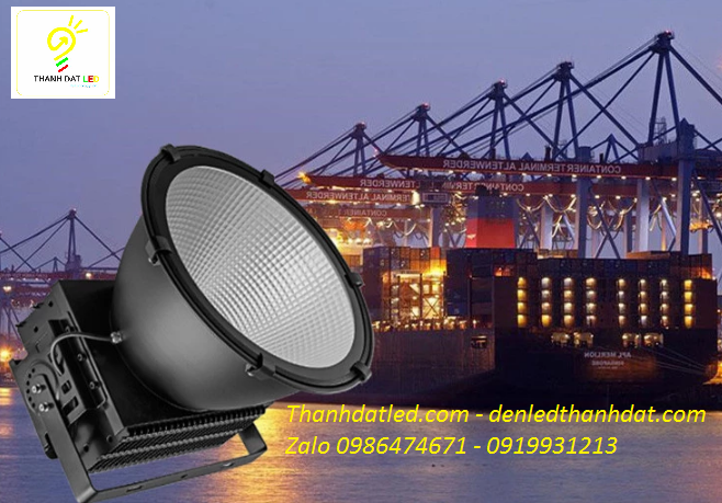 den-pha-roi-cang-bien đèn pha led rọi chiếu sáng cản biển