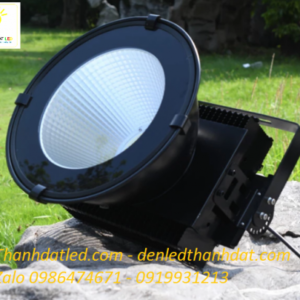 Đèn pha led rọi xa 200w sân golf 6 den pha roi xa