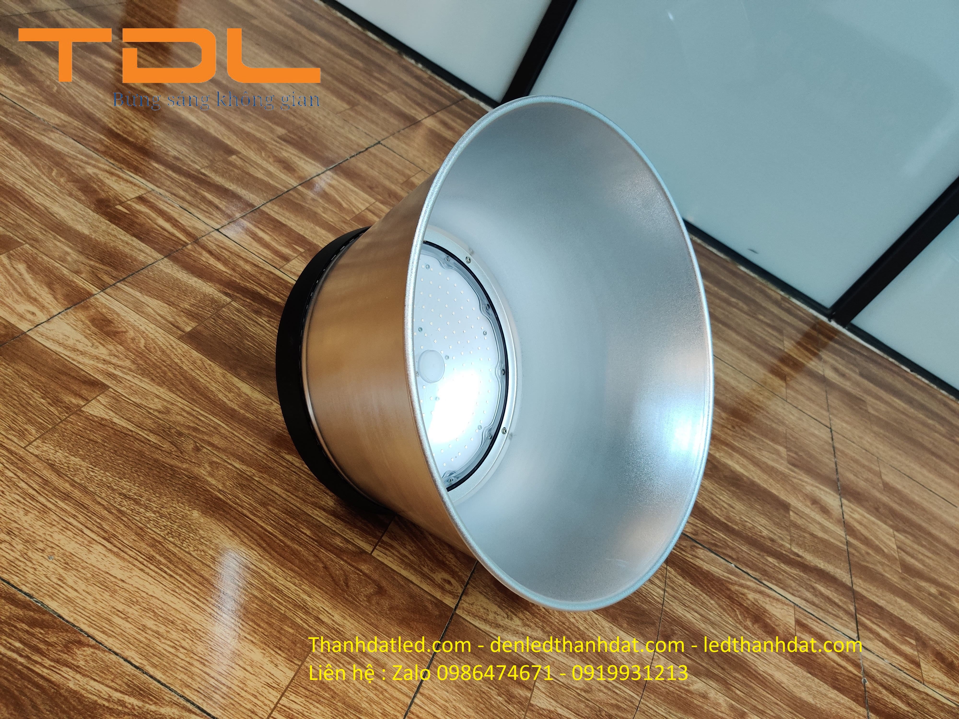 den-xuong-chieu-sang-cong-nghiep-200w-2 đèn led ufo 200w highbay