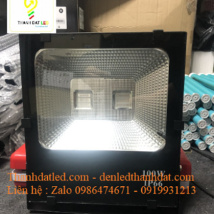 Đèn pha led 20w đổi màu 4 doi mau 100w 2