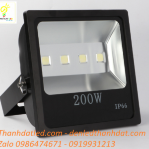 Đèn pha led ngoài trời 200w ip66 4 pha led 200w
