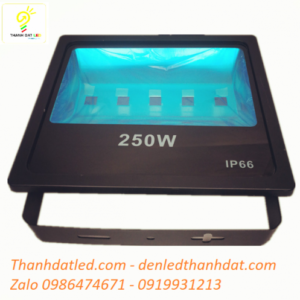 Đèn pha led ngoài trời 250w ip66 2 pha led 250w