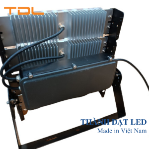 Đèn pha LED 200w module thể thao ngoài trời (TDF-MTT200) 2 Đèn pha led chống chói 200w