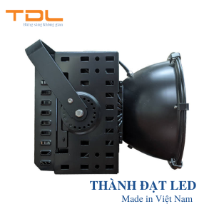 đèn pha LED sân vận động T1 600w