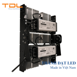 Mua Đèn Chiếu Sáng Sân Thể Thao Ngoài Trời Tại Hà Nội - Cấu Tạo Và Ứng Dụng 24 Đèn Pha LED 250w SMD Module Philips