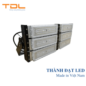 Mua Đèn Chiếu Sáng Sân Thể Thao Ngoài Trời Tại Hà Nội - Cấu Tạo Và Ứng Dụng 19 Đèn Pha LED 300w Ngang SMD Module Philips
