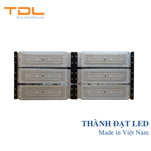 Mua Đèn Chiếu Sáng Sân Thể Thao Ngoài Trời Tại Hà Nội - Cấu Tạo Và Ứng Dụng 17 Đèn Pha LED 300w Ngang SMD Module Philips