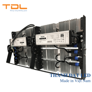 Mua Đèn Chiếu Sáng Sân Thể Thao Ngoài Trời Tại Hà Nội - Cấu Tạo Và Ứng Dụng 15 Đèn Pha LED 400w SMD Module Philips