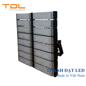 Mua Đèn Chiếu Sáng Sân Thể Thao Ngoài Trời Tại Hà Nội - Cấu Tạo Và Ứng Dụng 7 Đèn Pha LED 800w SMD Module Philips